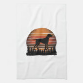 Vintage Jachthond Zonsondergang Bos Vector Design_ Theedoek (Verticaal)