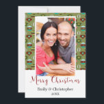 Vintage Kerstboom Ornamenten Fotokaart Feestdagenkaart<br><div class="desc">of klassieke kerstboom bol Ornamenten Foto Wenskaart. Deze rustieke groene en rode kerstboom Ornamenten fotokaart is ideaal voor een familie kerst Kaart. U kunt jouw namen op en jaar op de voorkant van de kaart bijwerken en personaliseren.</div>