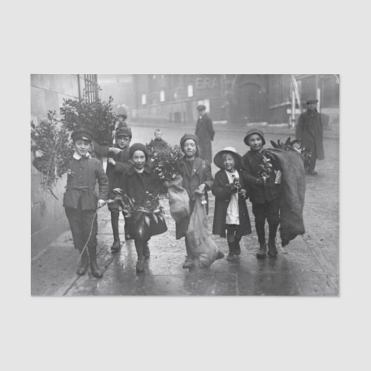 Vintage kerstcadeaupapier KINDEREN HOLLY 1915 Tissuepapier (Voorkant)