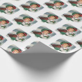 Vintage kerstmeisje Holding Holly Cadeaupapier (Hoek)