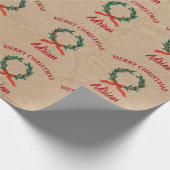 Vintage Kerstmis Berry WreatCustom Name Kraft Cadeaupapier (Hoek)