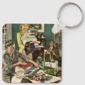 Vintage Kerstmis, Happy Family Wrapping Gifts Sleutelhanger (Achterkant)