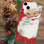 Vintage Kerstmis, Jolly Santa Claus Winking Case-Mate iPhone 14 Plus Hoesje<br><div class="desc">Hoi,  vrolijk kerstfeest!  illustratie kerstvakantieontwerp met een vrolijke kerstman die wint alsof hij een geheim heeft. Hij draagt een pet met heilige bladeren.</div>