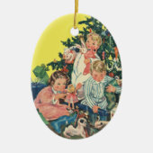 Vintage kerstochtend, kinderen openen cadeautjes keramisch ornament (Voorkant)