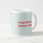 Vintage kersttram in de sneeuw grote koffiekop (Voorkant rechts)