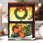 Vintage kerstvenster met Kinder Feestdagen Kaart<br><div class="desc">Vintage kerstvenster met Kinder feestdag Kaart. In dit ontwerp staan drie kinderen die uit een sneeuw met kerstmis met een spleet staren. Wat een mooie retro vakantie scène. Pas dit douaneontwerp met uw eigen binnengroet aan.</div>