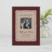 Vintage  Lace Burgundy Save the Date (Staand voorkant)