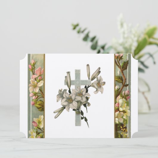 Vintage Lily Cross-katholieke bruiloft Uitnodiging (Staand voorkant)