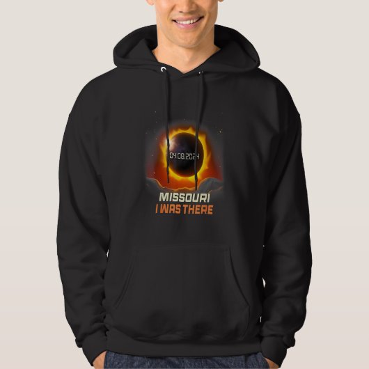 Vintage Moutains Total Solar Eclipse 2024 Missouri Hoodie (Voorkant)