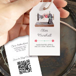 Vintage naaimachine Kuifcode KR Product Cadeaulabel<br><div class="desc">naaimachine Boho Floral hangt labels met een gepersonaliseerde qr-code en volledig bewerkbare tekst. Het ontwerp is voorzien van een naaimachine met een versiering van boho flower bouquet en bloemaccenten. Het wordt geletterd met een zoete handgeschreven typografie en moderne gedrukte tekst. De sjabloon is klaar voor u om jouw naam, tagline,...</div>