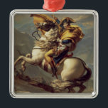 Vintage Napoleon die de Alpen oversteekt Metalen Ornament<br><div class="desc">Napoleon Crossing the Alps,  olie op schilderdoek van de Franse keizer Napoleon Bonaparte,  in 1802 geverfd door de Franse schilder Jacques-Louis David (1748 - 1825). Dit schilderij van een jonge Napoleon die op een geappldeerd grijs paard rijdt,  werd twee jaar gedaan voordat hij keizer werd van Frankrijk.</div>