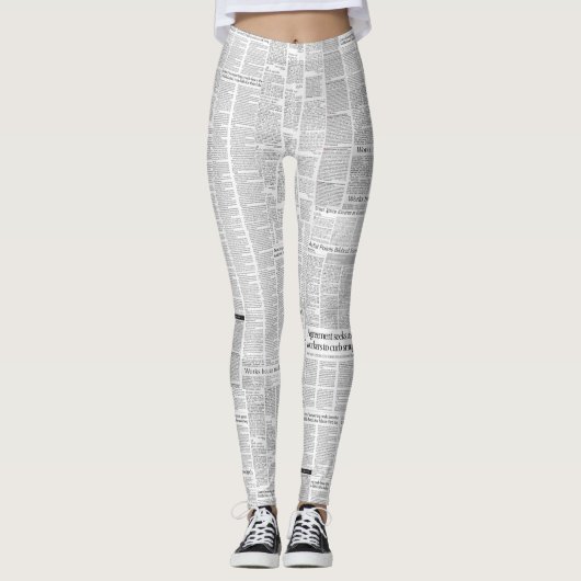 Vintage newspaper collage – retro newspaper print leggings (Voorkant)