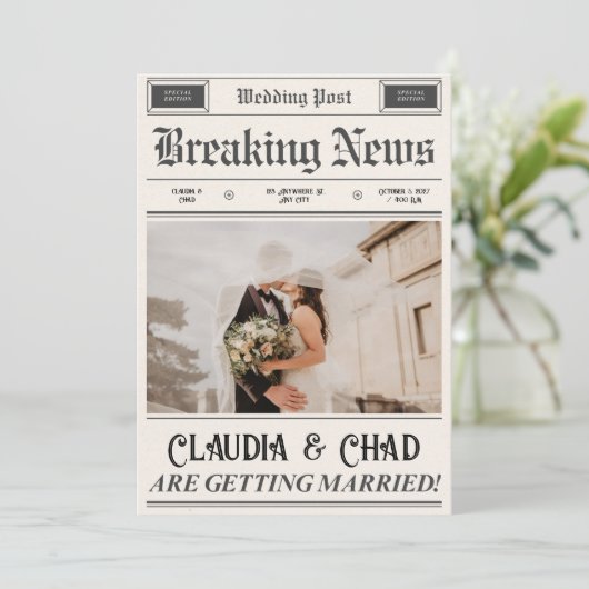 Vintage Newspaper Wedding Kaart (Staand voorkant)