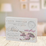 Vintage Paris Typografie Briefkaart Houten Kist Print<br><div class="desc">Een prachtig  afbeelding uit Parijs "Carte Postale",  compleet met een doos die overloopt met violetten en postzegels.</div>