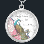Vintage Peacock Jubileum Ketting<br><div class="desc">De Kettingen van de Weddenschap van het huwelijk van het huwelijk - om achtergrondkleur te veranderen - klik aanpassen - geef uit - kies laatste hulpmiddel in daling onderaan menu en kies van één van de getoonde kleuren of ga uw rgb hexcode voor uw kleur van de douanebruiloft in -...</div>