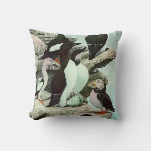 Vintage Puffins en Watervogels door Louis Fuertes Kussen