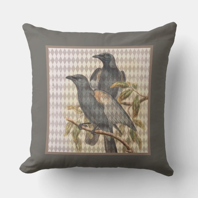 Vintage Raven Ephemera over Harlequin Pattern Kussen (Voorkant)