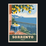 Vintage reizen Sorrento Italië Seaside Retro Briefkaart<br><div class="desc">Ervaar de betoverende schoonheid van Sorrento,  Italië,  met dit retro reisthema-ontwerp. Dit stuk is doordrenkt met nostalgische vibes en  charme en legt de tijdloze allure van de pittoreske kuststad vast in een retro-minimalistische stijl die de esthetiek van het midden van de eeuw combineert met een eigentijdse twist.</div>