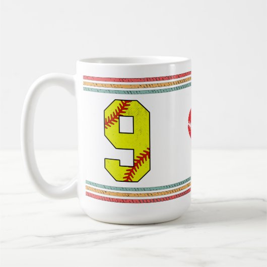 Vintage Retro Softbal Nummer 9 Varsity Koffiemok (Links)