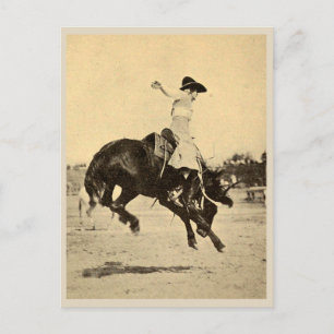 Vintage Rodeo Cowgirl op Bokkend Paard Foto Briefkaart