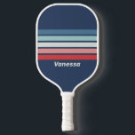 Vintage scheepsblauw gestreept met naam pickleball paddle<br><div class="desc">Vintage Nautical Blue Across Striping met naam Pickleball Paddle brengt de kalme energie en klassieke charme van de zee naar elke wedstrijd, met zijn vloeiende ontwerp dat beweging en ritme op het veld suggereert. Het opvallende patroon voegt persoonlijkheid en stijl toe aan elke rally, waardoor elk moment een uitdrukking wordt...</div>
