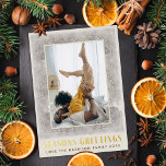 Vintage Seizoenen Folie Feestdagenkaart<br><div class="desc">Echte folie groet met  sneeuw lijst van een portretfoto. Kies de kleur van uw folie: goud,  zilver of roos goud en achtergrondkleur. Voeg meer foto's aan de rug toe of schrijf een bericht.</div>