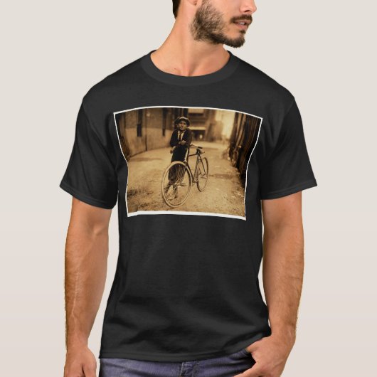 Vintage Sepia Kid Smoking Pipe Leaning on Bicycle T-shirt (Voorkant)