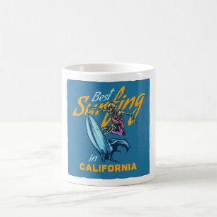 Vintage Skelet Surfen op Californië Strand Koffiemok