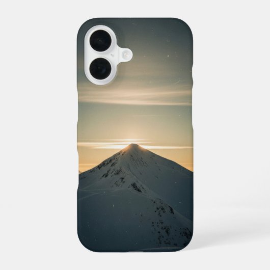 Vintage Snowy Mountain Peak iPhone 16 Hoesje (Achterkant)