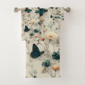 Vintage Spring Flowers and Butterflies Bad Handdoek (Insitu)