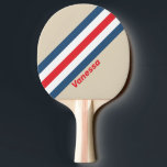Vintage Squadron Gestreept met Naam Tafeltennisbatje<br><div class="desc">Neem de vlucht met waardige zwier met behulp van de Vintage Squadron gestreepte Ping Pong Paddle met naam. Krachtige, gestroomlijnde strepen roepen de dapperheid en visie van de klassieke luchtvaart op, waar luchtdromen samengingen met onwankelbare vastberadenheid. Elke lijn bruist van de geest van erfgoed en durf, terwijl het gepersonaliseerde naamdetail...</div>