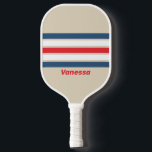 Vintage Squadron Over Gestreept met Naam Pickleball Paddle<br><div class="desc">Vintage Squadron Across Striping met naam Pickleball Paddle roept een stoutmoedige, klassieke energie op, waarbij sterke, tijdloze tinten worden gecombineerd met vloeiende, squadron-geïnspireerde patronen die beweging en ritme op het veld suggereren. Het opvallende ontwerp brengt persoonlijkheid en flair naar elke rally, waardoor elke wedstrijd verandert in een geestdriftige uiting van...</div>