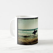 Vintage stijl surfer silhouet koffiemok (Voorkant links)