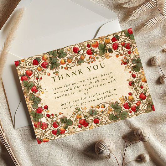 Vintage Strawberry Garden Wedding Bedankkaart