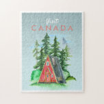 Vintage Travel Briefkaart | Canada Jigzaag Puzzle Legpuzzel<br><div class="desc">Een perfecte kunstvorm voor iedereen die van Canada houdt. Afbeelding van de waterverf van een charmante cabine in de bossen. Voeg uw douanetekst aan dit ontwerp toe door de "Edit this design sjabloon"vakjes op de rechterkant van het punt te gebruiken, of de blauwe "pas het"knoop aan om de tekst te...</div>