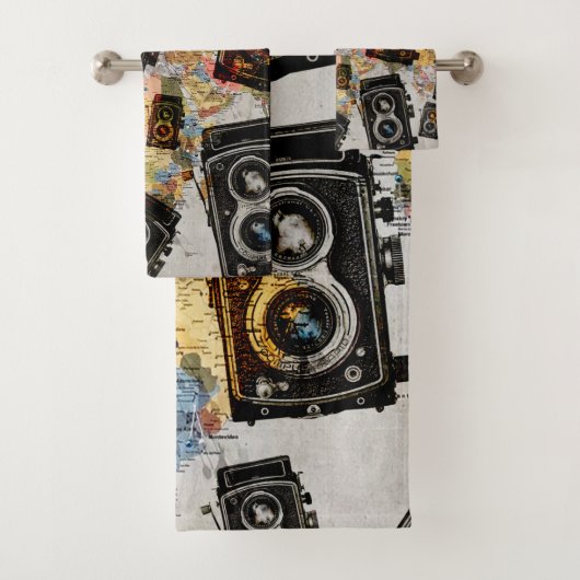 Vintage Travel Camera Patroon Bad Handdoek (Insitu)