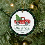 Vintage Truck Pset First Kerstmis Mr en Mrs. Keramisch Ornament<br><div class="desc">Waterverf  Red Truck met kerstboom. Onze eerste kerst als Mr en Mrs Ornament. Rood script. Green Buffalo Play.</div>