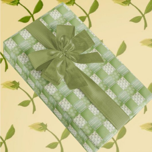 Vintage uitstraling groen geel ecru patchwork cadeaupapier