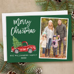 Vintage van penseelscript Vrachtwagen - Kerstgroen Feestdagenkaart<br><div class="desc">Moderne Waterverf  rood vrachtwagen met kerstboom voor penseelscript - Vrolijk kerstfeest Foto Green Holiday Kaart</div>