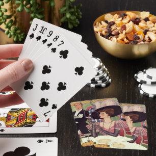 Vintage vrouw die sigaret rookt en champagne drink pokerkaarten