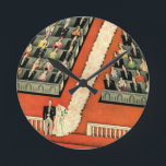 Vintage Wedding, Art Deco Bride en Groom Pas getro Ronde Klok<br><div class="desc">illustratie liefde en romance kunst deco ontwerp met een paar dat in een kerk trouwt met de gasten die voor de huwelijksceremonie zitten . Het man draagt een formele tuxedo en de vrouw draagt een traditionele witte jurk met een lange sluier die door het gangpad loopt. De bruidsjurk herinnert ons...</div>