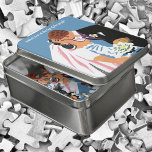 Vintage Wedding, Retro Bride en Groom Kissing Puzzel<br><div class="desc">Gemakkelijk om puzzel aan te passen, voeg enkel uw eigen speciaal bericht toe! illustratie liefde en romance afbeelding met een bruid en groom die zoenen tijdens hun huwelijksceremonie. Het man draagt een tuxedo en de vrouw draagt een traditionele trouwjurk met een sluier en houdt een boeket bloemen vast. De pasgetrouwde...</div>