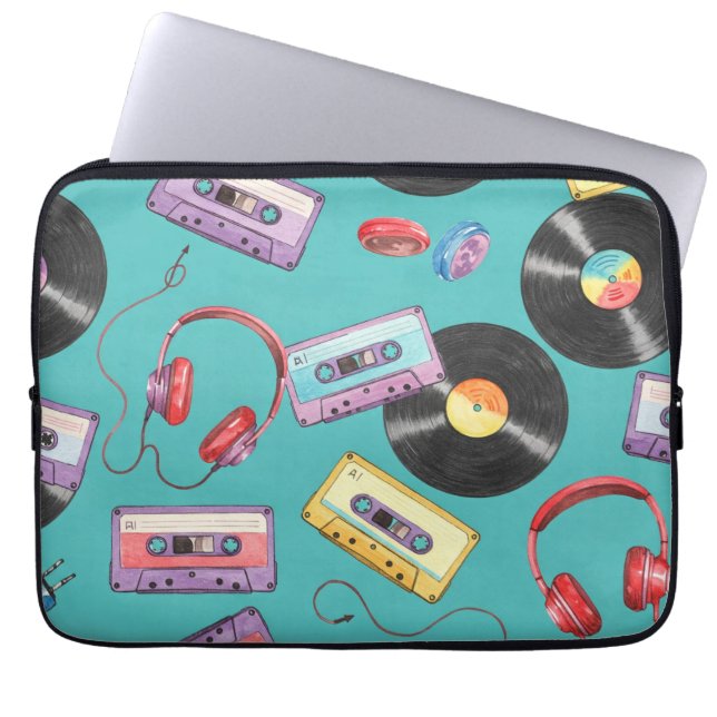 Vinyl en oude schoolcassettes van Natasha Us Laptop Sleeve (Voorkant)