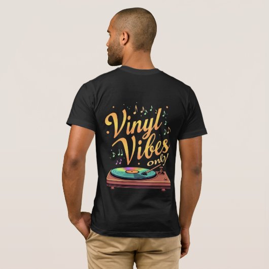 Vinyl Vibes Only Retro Platenspeler T-shirt (Achterkant volledig)