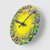 Viola bloemen in een voortuin ronde klok (Hoek)