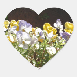 Violas in een stenen trog. hart sticker