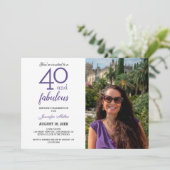 Violet 40 en Fabulous Birthday Photo Invitation Kaart (Staand voorkant)