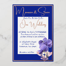 Violet bloemen op Royal Blue & White bruiloft