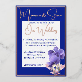 Violet bloemen op Royal Blue & White bruiloft Folie Uitnodiging