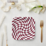 Violet Burgundy Wedding Collectie Checkered Papieren Bordje<br><div class="desc">Moderne boheemse donkerbruine rode kleur met bridale trouwfeestartikelen. De Evergreen retro trendy kromp controleert het ontwerp,  de kromme gesneden papieren borden in prachtige elegante en schitterende donkerbruine rode en witte kleur.</div>
